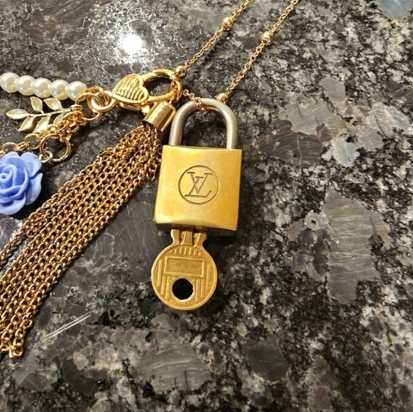 Vintage #226 Louis Vuitton Lock & 1 Key with Un-Branded Chain and Charms - Picture 1 of 7